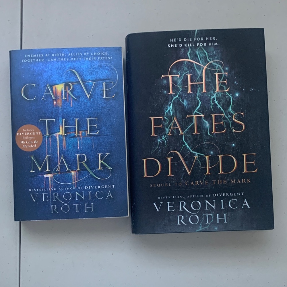 Veronica Roth Carve The Mark and The Fates Divide Duology Books